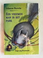 Een vreemde man in het park, Boeken, Ophalen of Verzenden, Gelezen