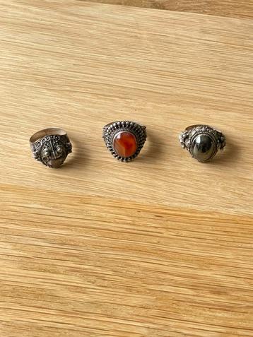 Zilveren ringen beschikbaar voor biedingen