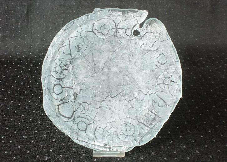 Glazen Schaal met tincraquelé – Alice Rayment, VK 1990, Antiek en Kunst, Antiek | Glas en Kristal, Ophalen of Verzenden