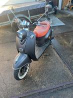 La souris scooter lage km stand, Fietsen en Brommers, Snorfietsen en Snorscooters, Ophalen, Zo goed als nieuw, Benzine, Overige merken