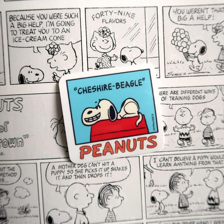 Snoopy van Peanuts strips Cheshire Beagle Sticker, Verzamelen, Stripfiguren, Nieuw, Plaatje, Poster of Sticker, Snoopy, Verzenden