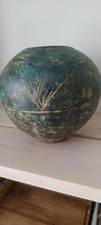 Meerdere kleuren.Hoogte is 25 cm,de omtrek is 85 cm ., Huis en Inrichting, Woonaccessoires | Vazen, Ophalen, Overige materialen