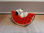 Snoopy spaarpot watermeloen 15 cm lang, Verzamelen, Spaarpotten, Ophalen of Verzenden