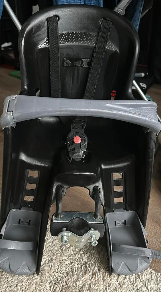 Polisport Bilby Junior Fietszitje Voorop, Fietsen en Brommers, Fietsaccessoires | Fietsstoeltjes, Gebruikt, Voorzitje, Voetsteuntjes