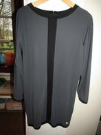 G180 Osi mt S jurk tuniek grijs zwart travelstof, Kleding | Dames, Verzenden, Zo goed als nieuw, Maat 36 (S), Grijs