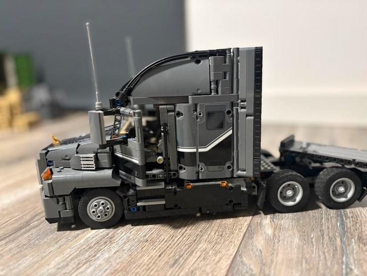 Lego Technic 42078 Mack Anthem - Compleet & Zo Goed Als Nieu, Kinderen en Baby's, Speelgoed | Duplo en Lego, Zo goed als nieuw