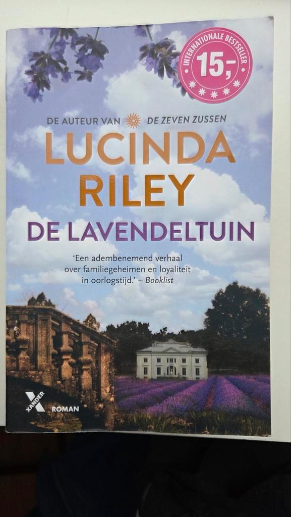 Lucinda Riley - De Lavendeltuin, Boeken, Romans, Zo goed als nieuw, Nederland, Ophalen of Verzenden