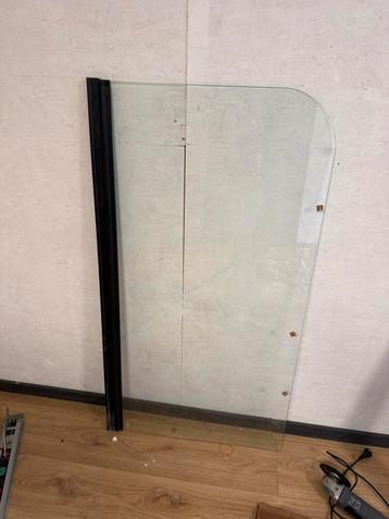 Hornbach baddeur beschikbaar voor biedingen