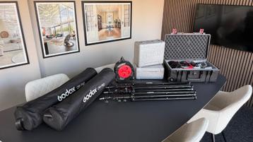 Aputure 60X Bi-color lichtset – Amaran + Godox + Manfrotto beschikbaar voor biedingen