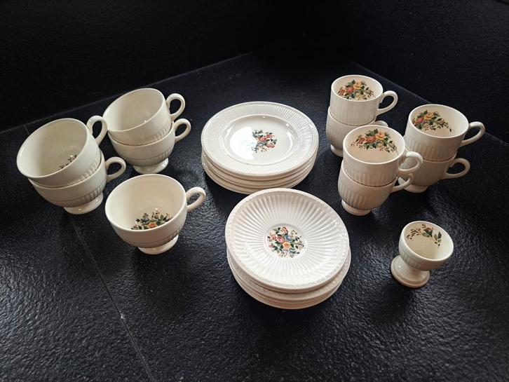 Wedgwood Conway, Huis en Inrichting, Keuken | Servies, Zo goed als nieuw, Kop(pen) en/of Schotel(s), Wedgwood, Aardewerk, Ophalen