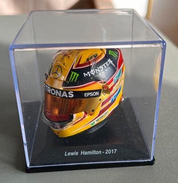 Helm Lewis Hamilton, 2017. Merk: Spark, schaal 1:5 beschikbaar voor biedingen