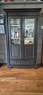 Donkerbruine grenen vitrinekast / buffetkast (112 cm breed), Ophalen, Gebruikt, 100 tot 150 cm, Glas
