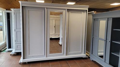 Kledingkasten, slaapkamerkasten brocante garderobe kasten, Huis en Inrichting, Kasten | Overige, Zo goed als nieuw, Ophalen