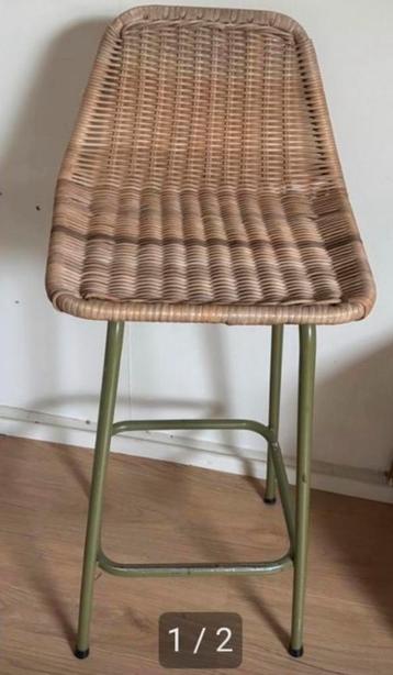 Barkruk riet ophalen 8 euro beschikbaar voor biedingen