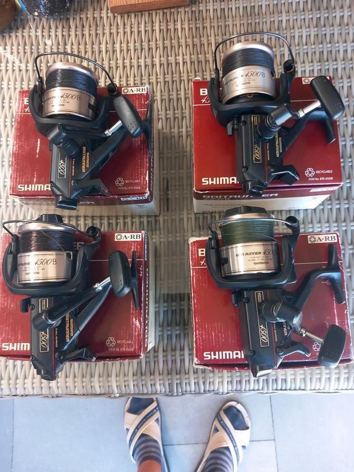 Nog 2 Schitterende Shimano 4500B Beetrunners  met doos, Watersport en Boten, Hengelsport | Karpervissen, Zo goed als nieuw, Molen