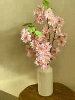 Japanse kunst Bloesem met artistieke Vaas, Huis en Inrichting, Ophalen, Zo goed als nieuw, Binnen