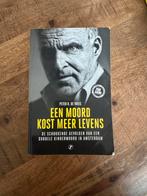 Een Moord Kost Meer Levens - Peter R. de Vries, Boeken, Detectives, Ophalen of Verzenden, Gelezen, Tv-bewerking