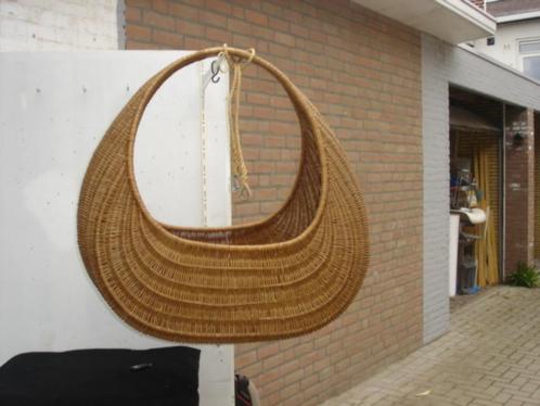 Vintage rieten rotan wieg [ draagmand ] Celine??, Kinderen en Baby's, Babywiegjes en Ledikanten, Zo goed als nieuw, Wieg, Ophalen