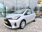 Toyota Yaris 1.3 VVT-i Aspiration, NAP, Camera, Navigatie, Auto's, Toyota, Stof, Gebruikt, 4 cilinders, Bedrijf