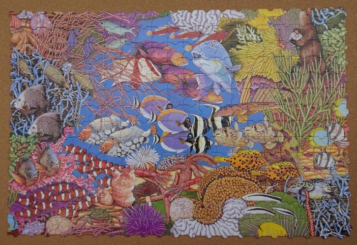 Koraalrif - bijzondere puzzel van MB met 294 gelijke stukjes, Hobby en Vrije tijd, Denksport en Puzzels, Gebruikt, Legpuzzel, Minder dan 500 stukjes