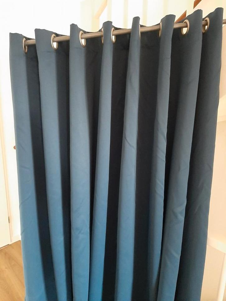 Donkerblauwe verduisterende ringgordijnen, Huis en Inrichting, Stoffering | Gordijnen en Lamellen, Gebruikt, 200 cm of meer, 200 cm of meer