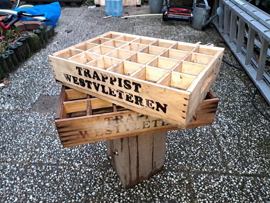 Twee lege houten Westvleteren kratjes, Ophalen of Verzenden, Gebruikt, Reclamebord, Plaat of Schild, Overige merken