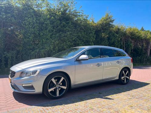 Volvo V60 T3 Geartronic R-design Nordic+, Auto's, Volvo, Particulier, V60, Airbags, Airconditioning, Alarm, Bluetooth, Boordcomputer