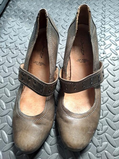 Leren sleehak pumps Janet D, mt 42, als nieuw
Echt leer, Kleding | Dames, Schoenen, Zo goed als nieuw, Pumps, Groen, Ophalen of Verzenden