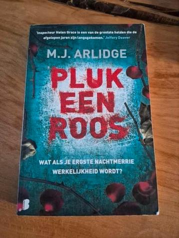 M.J. Arlidge - Pluk een roos beschikbaar voor biedingen