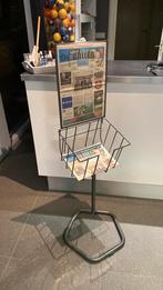 Vintage Krantenrek, Huis en Inrichting, Woonaccessoires | Krantenbakken en Lectuurbakken, Ophalen of Verzenden, Gebruikt