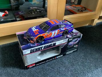 2018 Nascar 1:24 Denny Hamlin #11 beschikbaar voor biedingen
