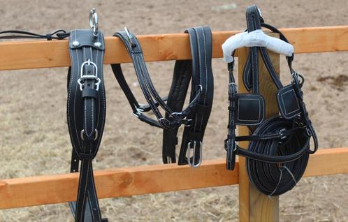 Te koop shetlander mentuig zwart wit doorstikt nieuw, Dieren en Toebehoren, Paarden en Pony's | Hoofdstellen en Tuigage, Nieuw