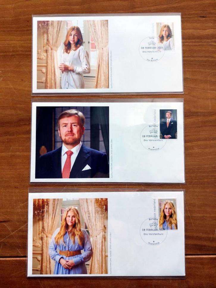 3 x enveloppen "Ons Vorstenhuis", onbeschreven in hoes, Postzegels en Munten, Brieven en Enveloppen | Nederland, Envelop, Verzenden