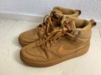 Nike sneakers bruin maat 38,5 schoenen COURT BOROUGH MID 2, Ophalen of Verzenden, Zo goed als nieuw, Jongen, Schoenen