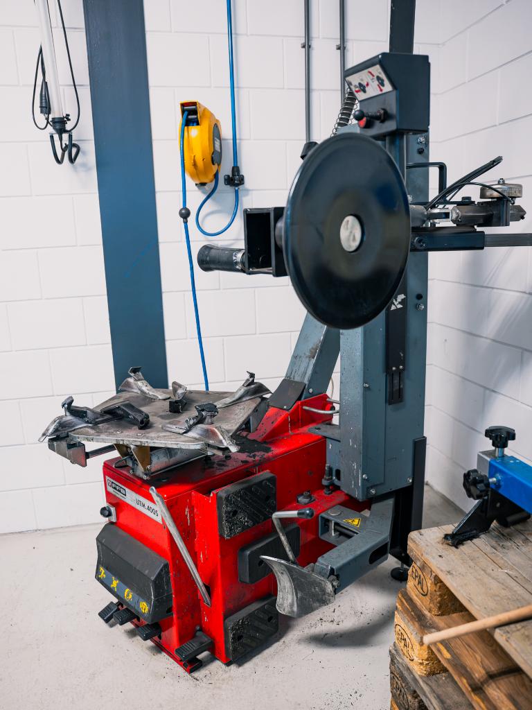 FFB UTM.400S Banden montage apparaat – €1749,-, Auto diversen, Ophalen, Gebruikt