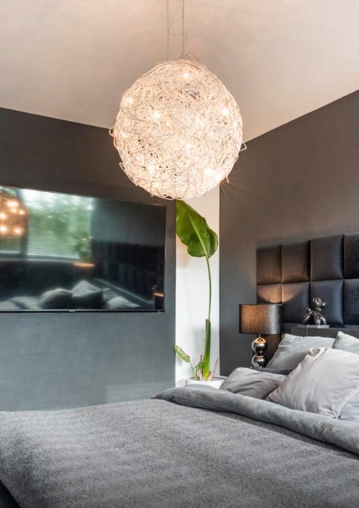 Grote ronde design plafondlamp – moderne eyecatcher, Huis en Inrichting, Lampen | Plafondlampen, Zo goed als nieuw, Ophalen