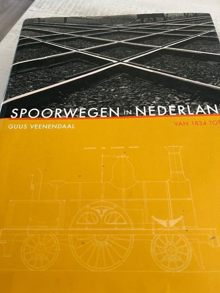 Boek over de Nederlandse spoorwegen van 1834 tot 1994, Verzamelen, Spoorwegen en Tramwegen, Zo goed als nieuw, Trein, Boek of Tijdschrift