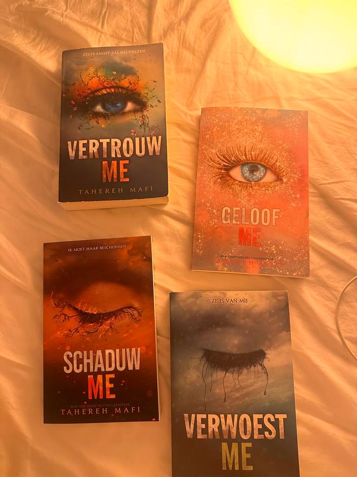 Tahereh Mafi - Shatter Me Serie (4 Boeken), Boeken, Romans, Zo goed als nieuw, Nederland, Ophalen of Verzenden