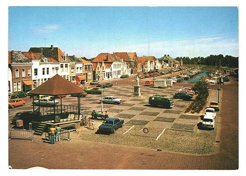 952680	Brouwershaven	Zeeland	1978	Marktplein	Nette oude Kaar, Verzamelen, Ansichtkaarten | Nederland, Ongelopen, Zeeland, 1960 tot 1980