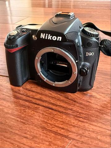 Nikon D90 Body + Beschermtas en extra accu beschikbaar voor biedingen