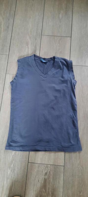 Mouwloze sportshirt merk  beschikbaar voor biedingen