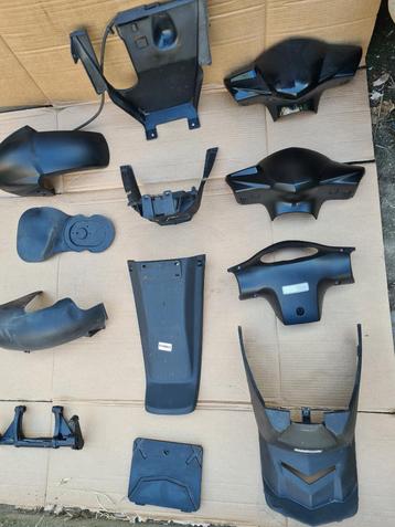 KYMCO Agility kappen kap Stuurkap spatbord Origineel 4 takt beschikbaar voor biedingen