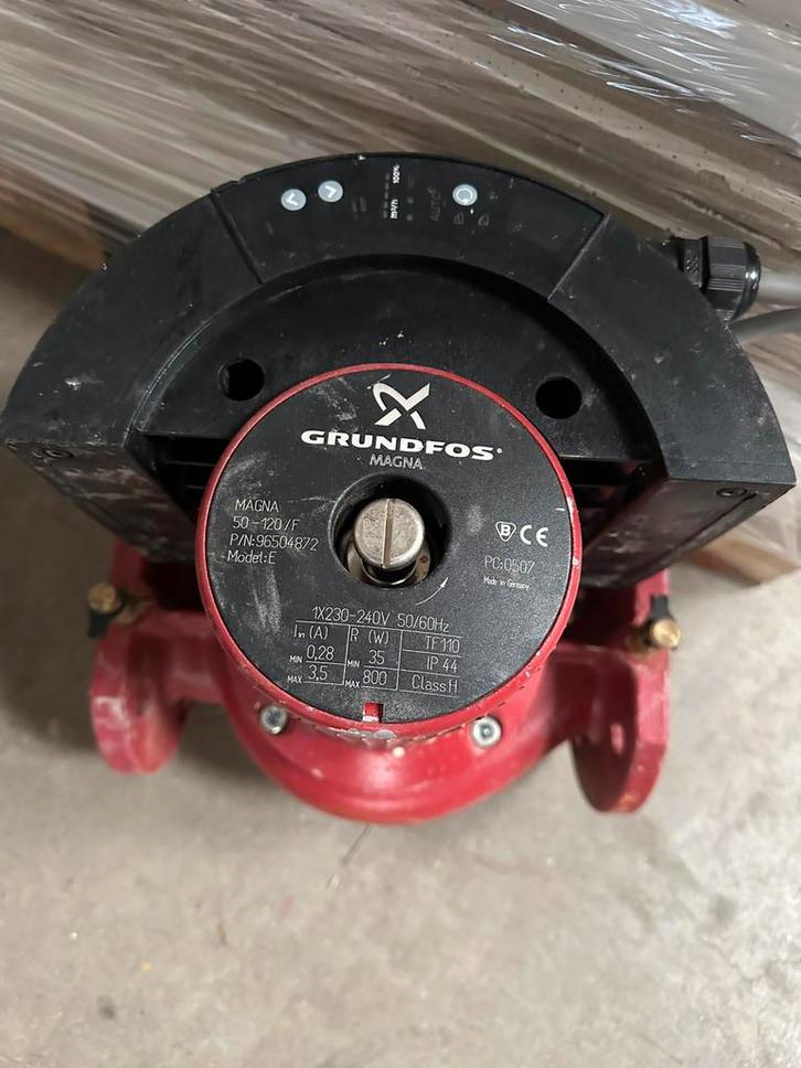 3 stuks Grundfos circulatiepomp, Tuin en Terras, Waterpompen, Zo goed als nieuw, Handmatig, Overige typen, Ophalen