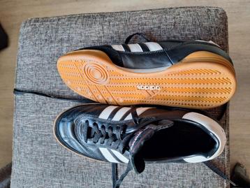 Adidas Libero sportschoenen  beschikbaar voor biedingen
