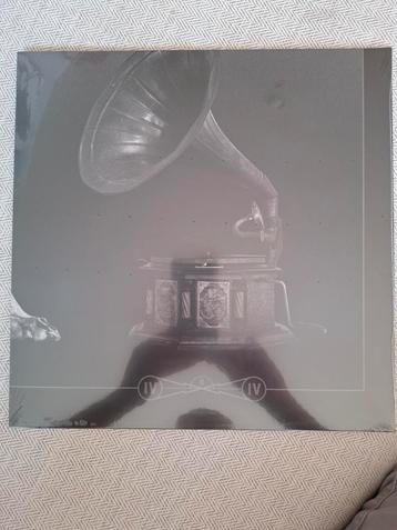 thunderdome vinyl series IV beschikbaar voor biedingen