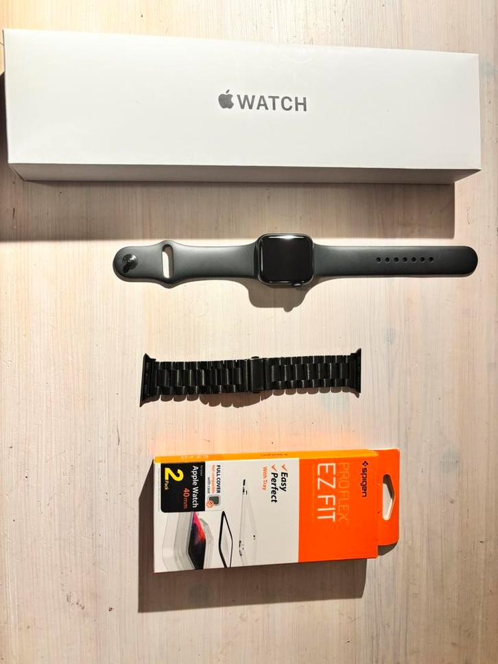 Apple watch SE 2020 40mm, Sieraden, Tassen en Uiterlijk, Smartwatches, Zo goed als nieuw, iOS, Zwart, Ophalen of Verzenden