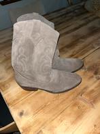 Grijs/bruine Suede Cowboy Laarzen, Kleding | Dames, Schoenen, Ophalen, Gedragen, Grijs, Lage of Enkellaarzen