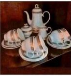 Koffie/thee servies van Porcelein bestaande uit eenTheepot., Ophalen of Verzenden