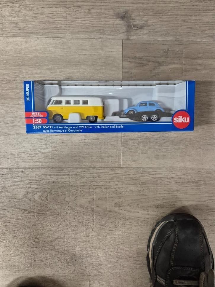 Siku 2567 VW volkswagen met trailer en Kever, Hobby en Vrije tijd, Modelauto's | 1:50, Nieuw, Auto, SIKU, Ophalen of Verzenden