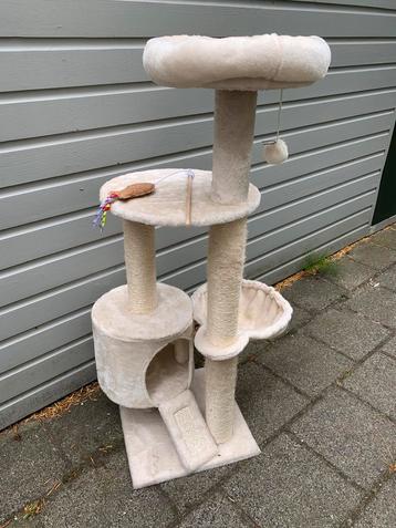 Katten krabpaal/klimpaal beschikbaar voor biedingen